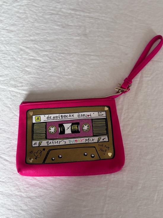 Betsey Johnson Handbags - Betsey Johnson Heartbreak Harlot Wristlet Bright Pink